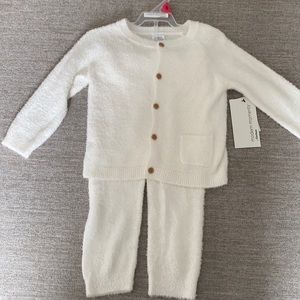 Modern Moments Soft knit Ivory sweater and pants set by Gerber Size 18 mo. NWT